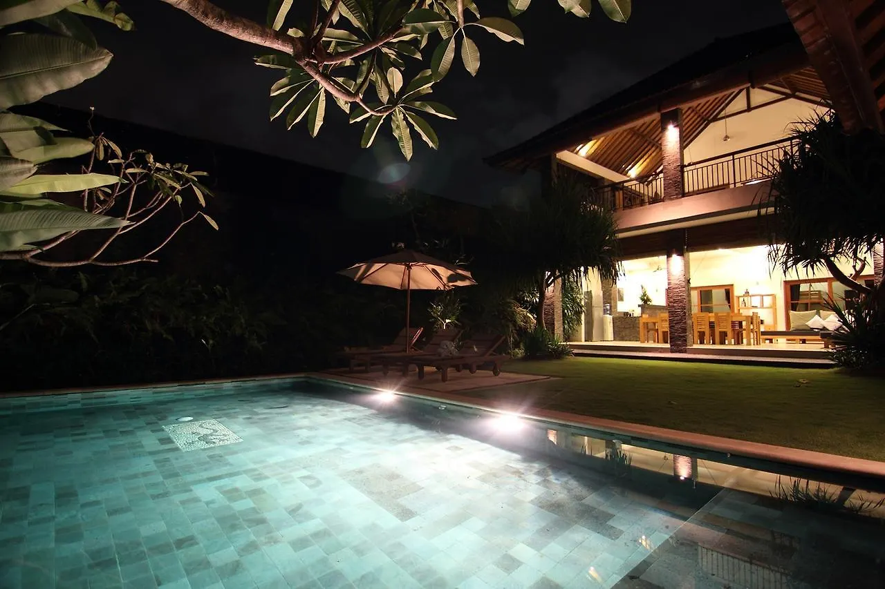 Villa Besar Seminyak Indonesia